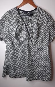 Manhattan Girl 16 Black White Stretch Top Plus